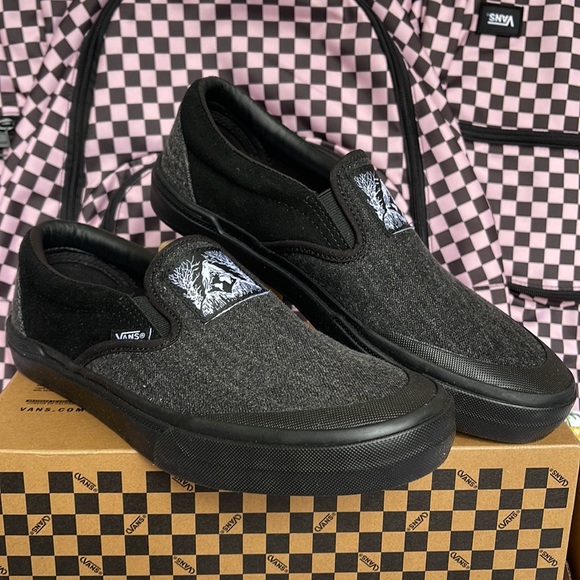 Vans Men’s Bmx Slip-On
Fast And Loose Black
VN0005V1BLA
Sneakers - Picture 5 of 16